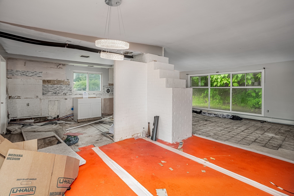 61 Barry Rd Property Photo 7