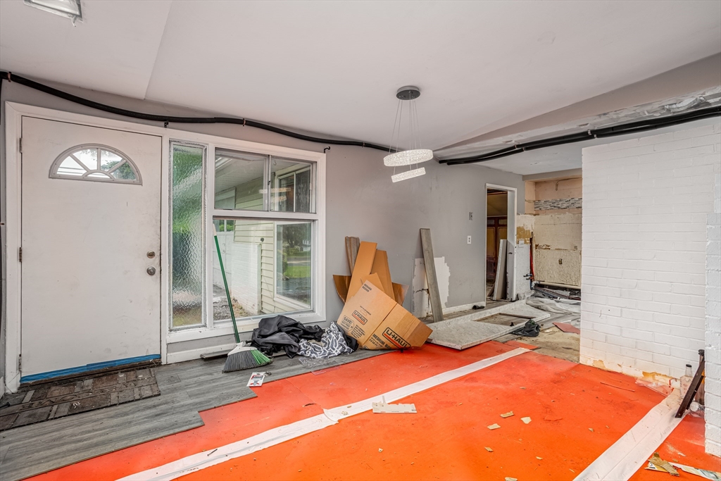 61 Barry Rd Property Photo 8