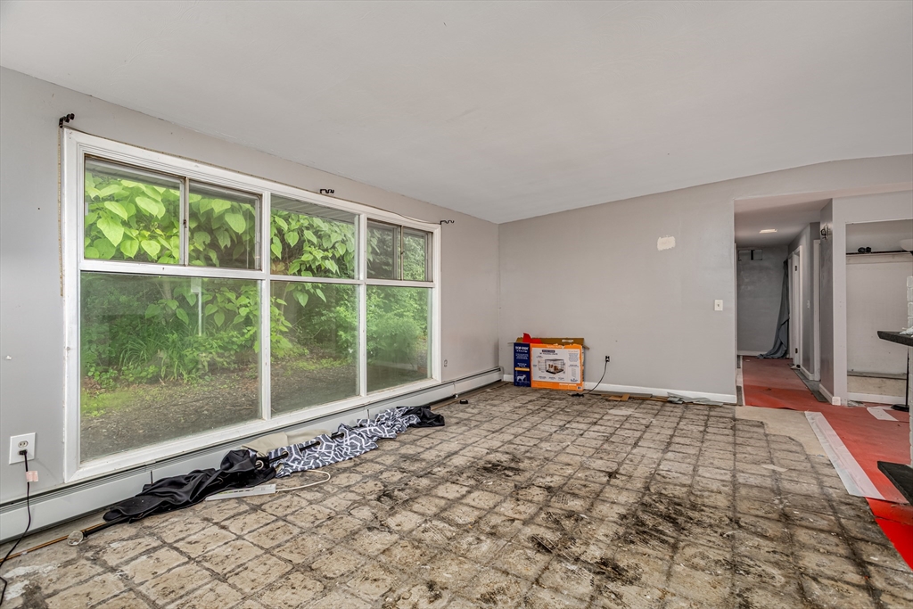 61 Barry Rd Property Photo 11