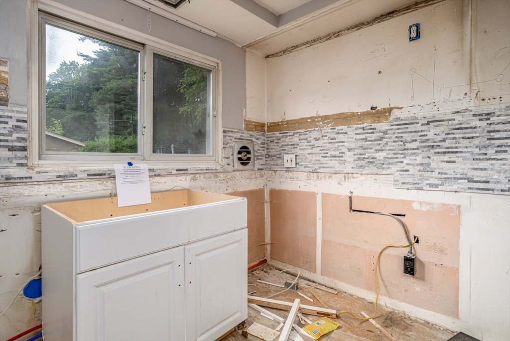 61 Barry Rd Property Photo 28