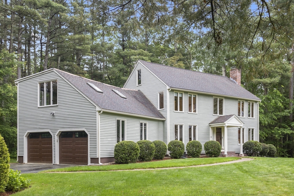 24 Fairhaven Circle Property Photo 1