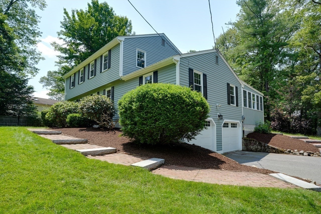 216 Davis St Property Photo 1