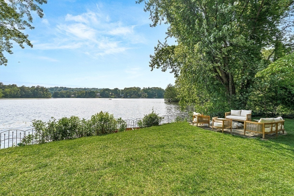 9 Lakeview Terrace Property Photo 3