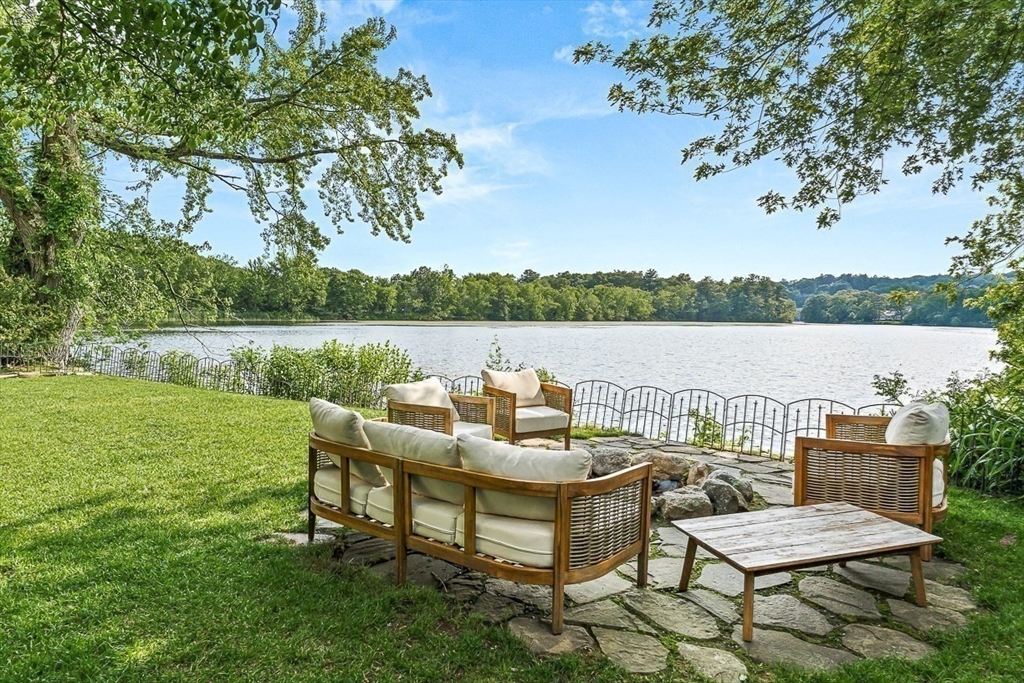 9 Lakeview Terrace Property Photo 4