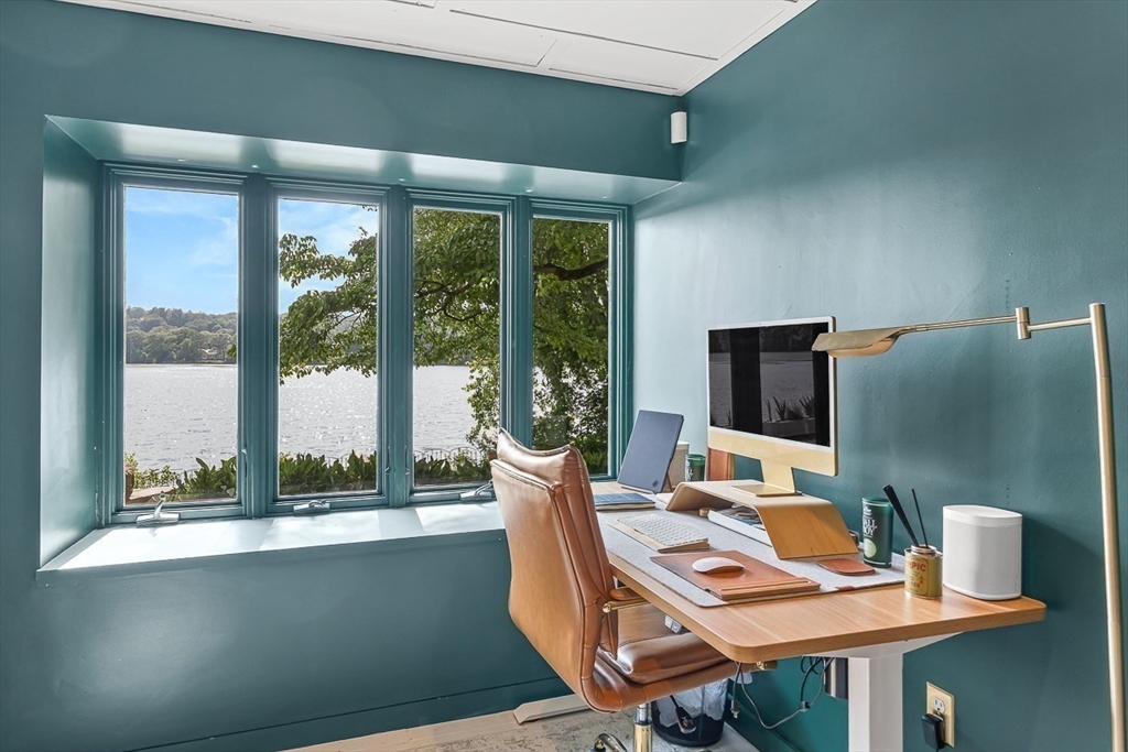 9 Lakeview Terrace Property Photo 32