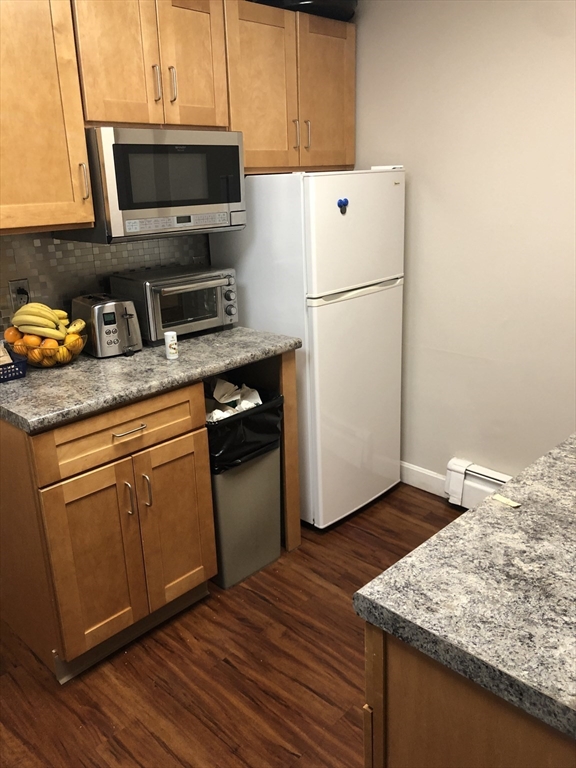 270-272 Sidney St. Property Photo 6