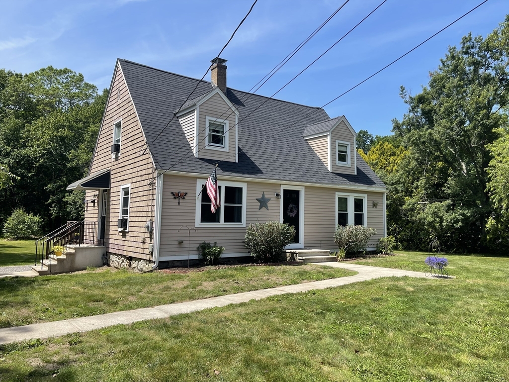 205 Blackstone St Property Photo 1