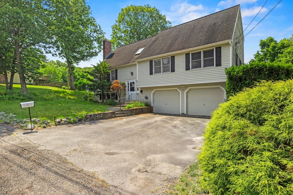 18 Bismark St Property Photo 1