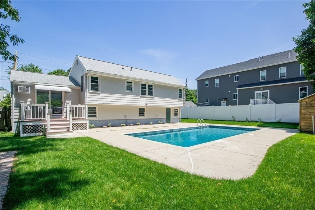 42 Stevens Ave
