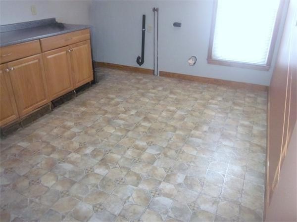 346 Lovell St Property Photo 15