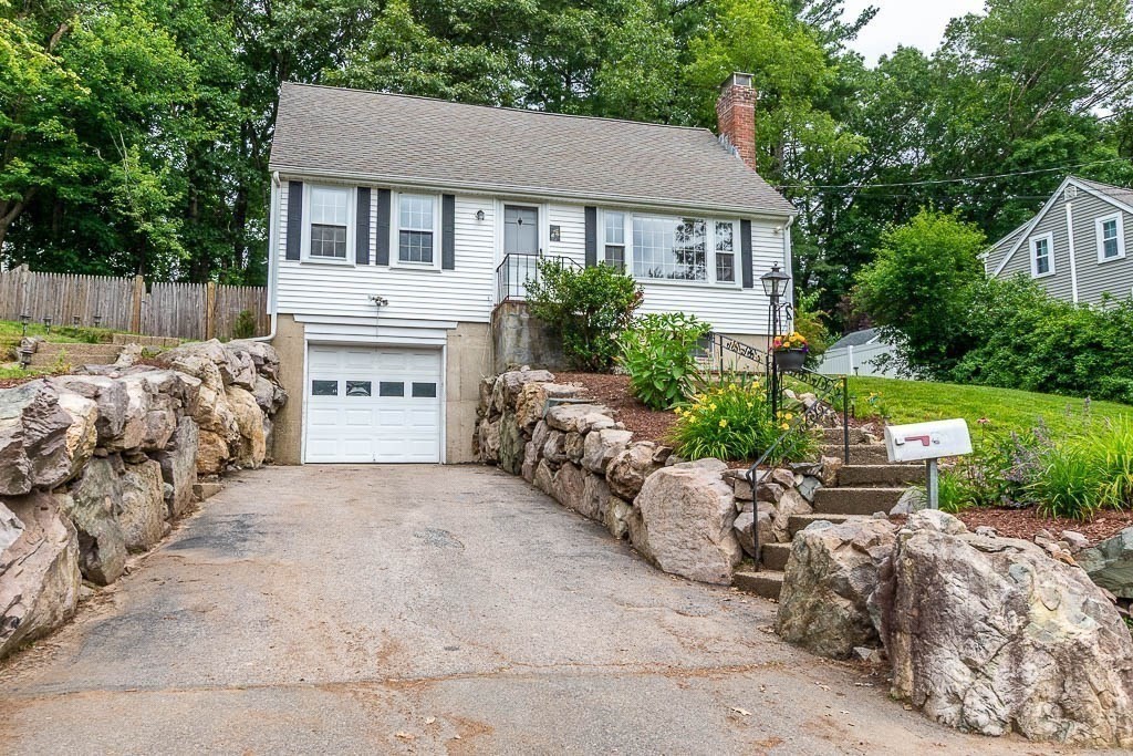 70 Fox Meadow Ln Property Photo 1