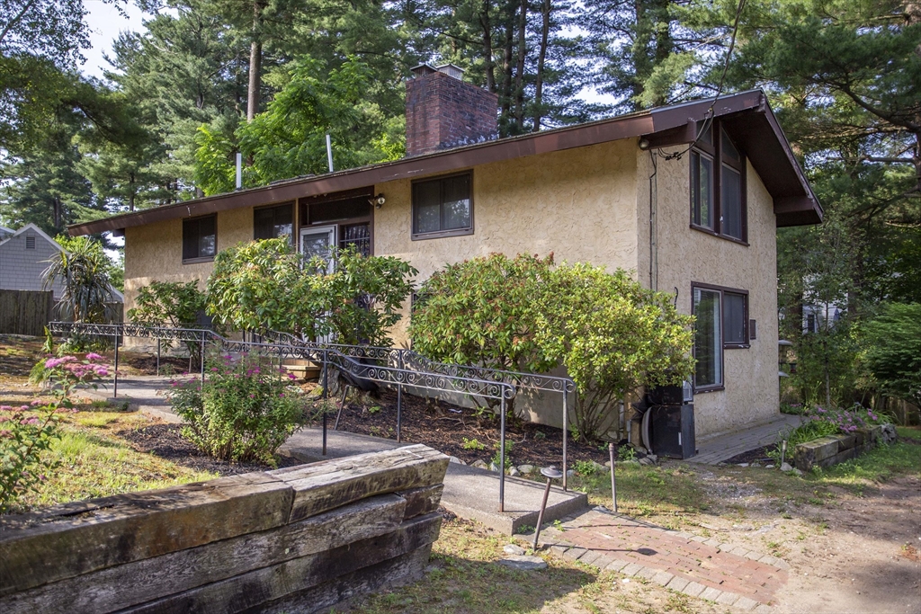 11 Hutchins Circle Property Photo 1
