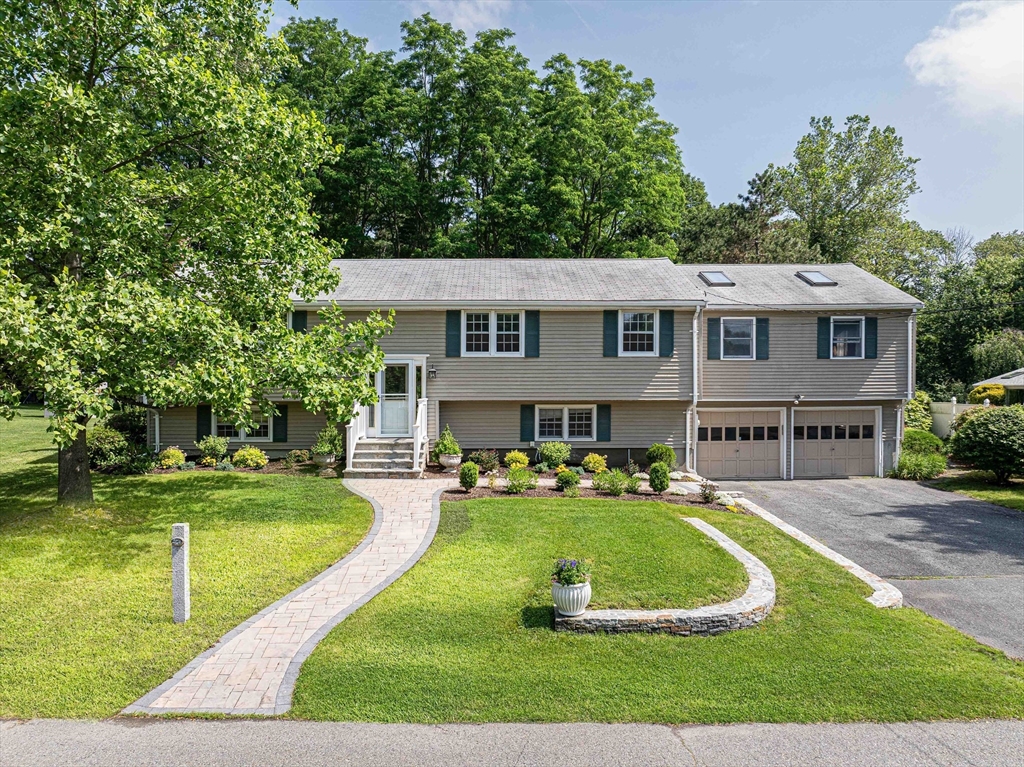 32 Eaton Road W