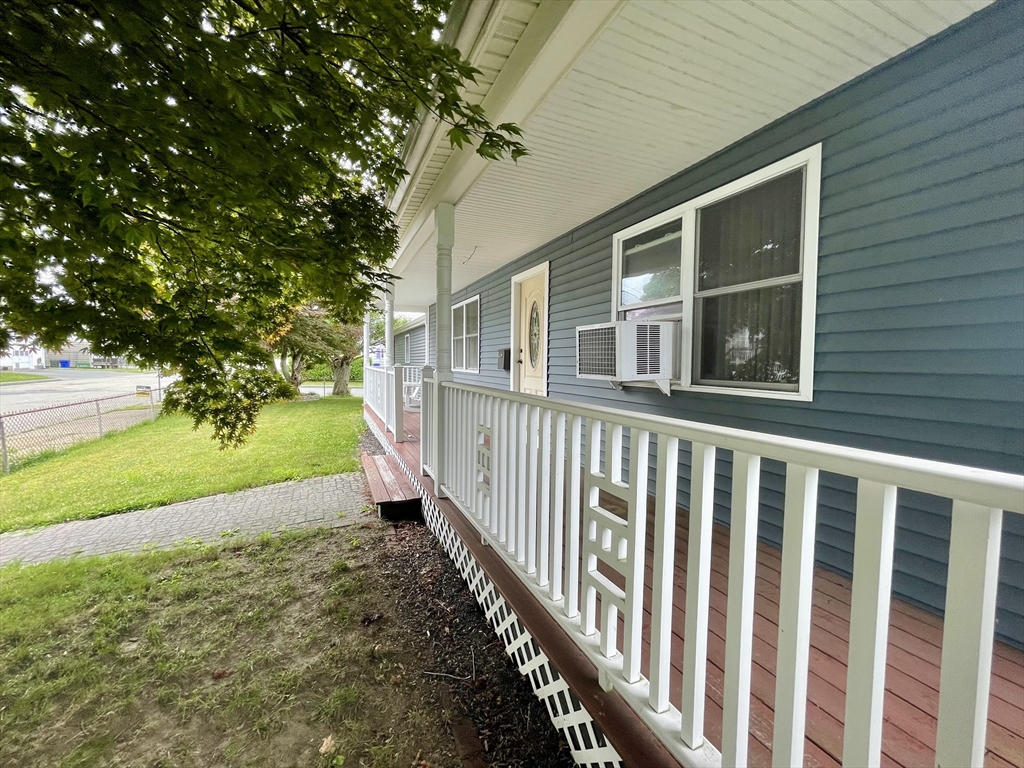 871 King St Property Photo 2