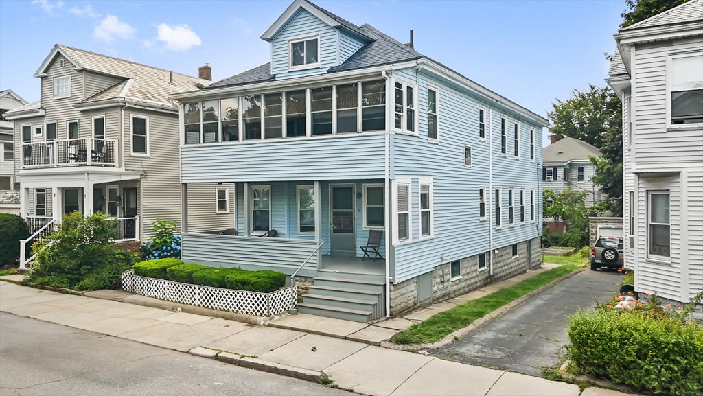 12 Leonard St Property Photo 1