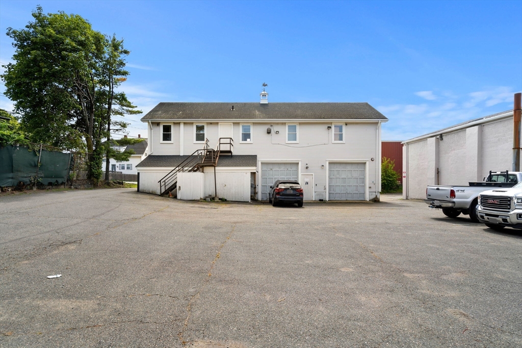 2 Tulip St Property Photo 7