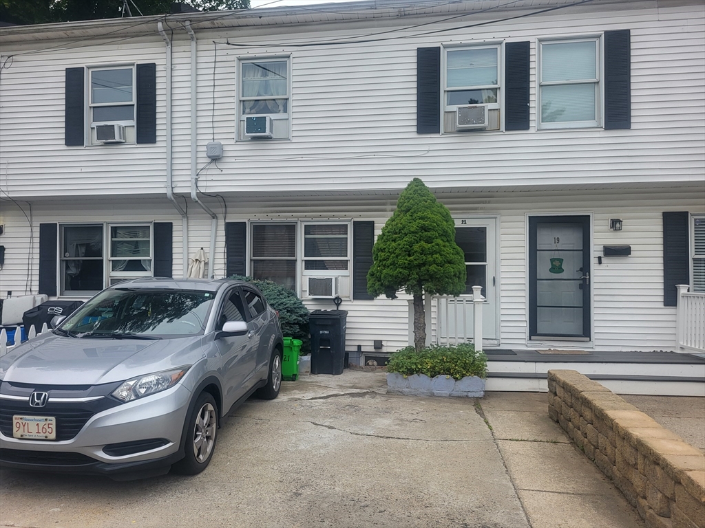 21 Delford # 2 Property Photo 1