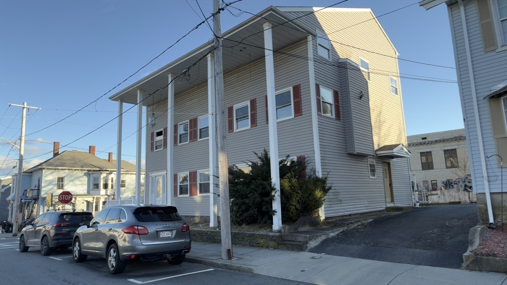 289 Bank St. Property Photo 2
