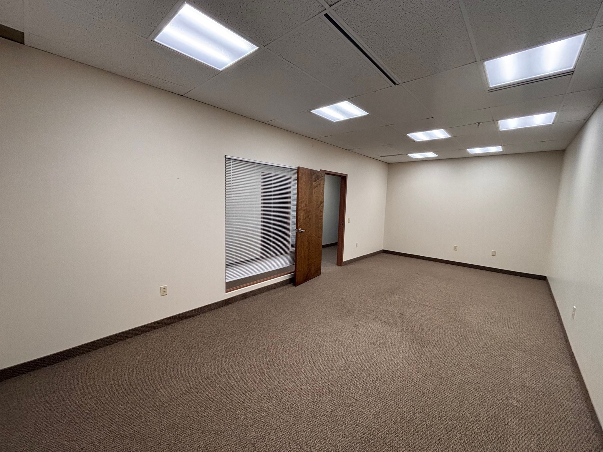 1319-1323 Main St # 350 Property Photo 6