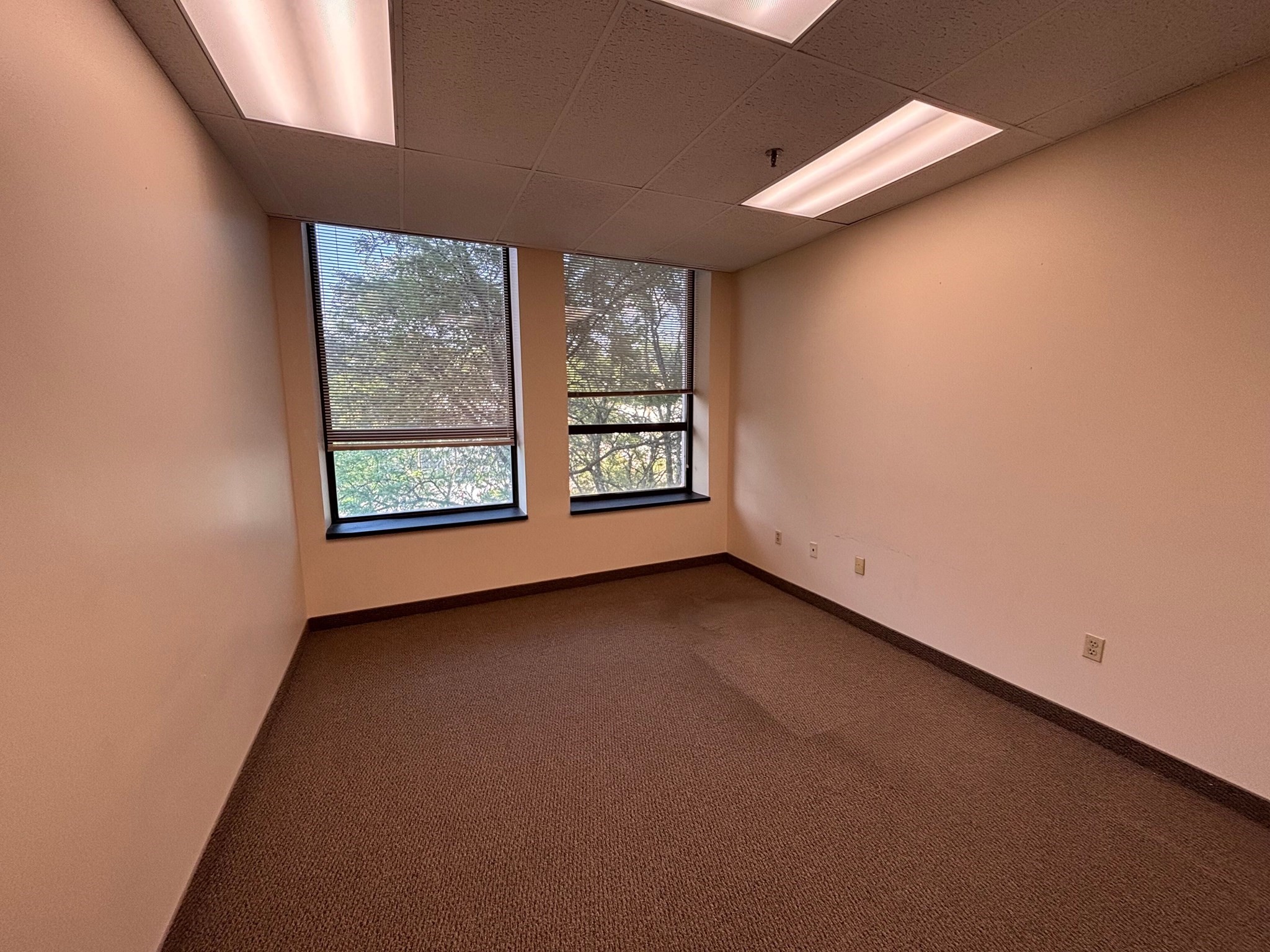 1319-1323 Main St # 350 Property Photo 8