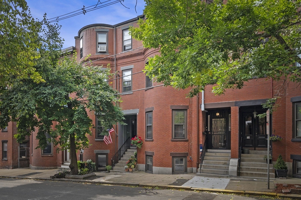 34 Beacon St # 3 Property Photo 1