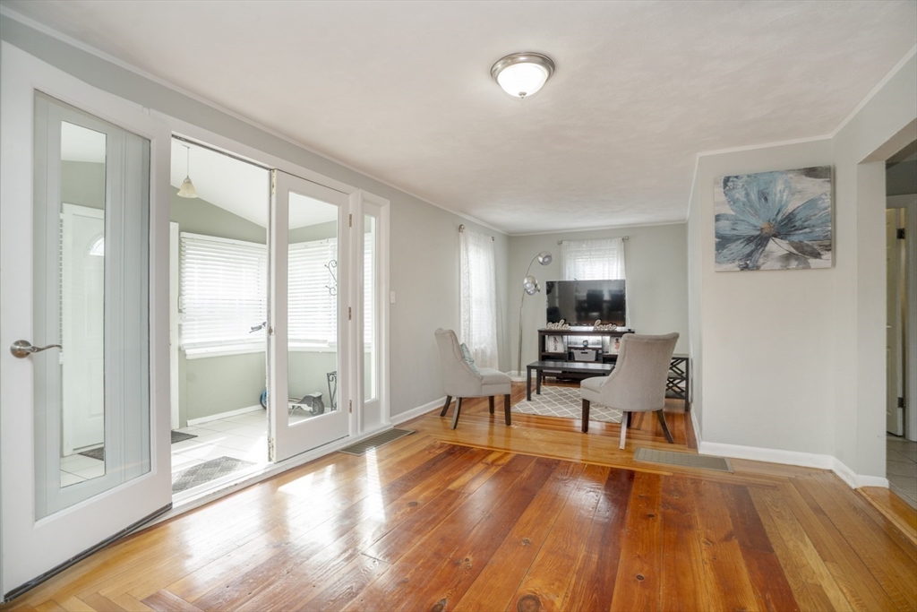 3 Winnegance Ave Property Photo 1