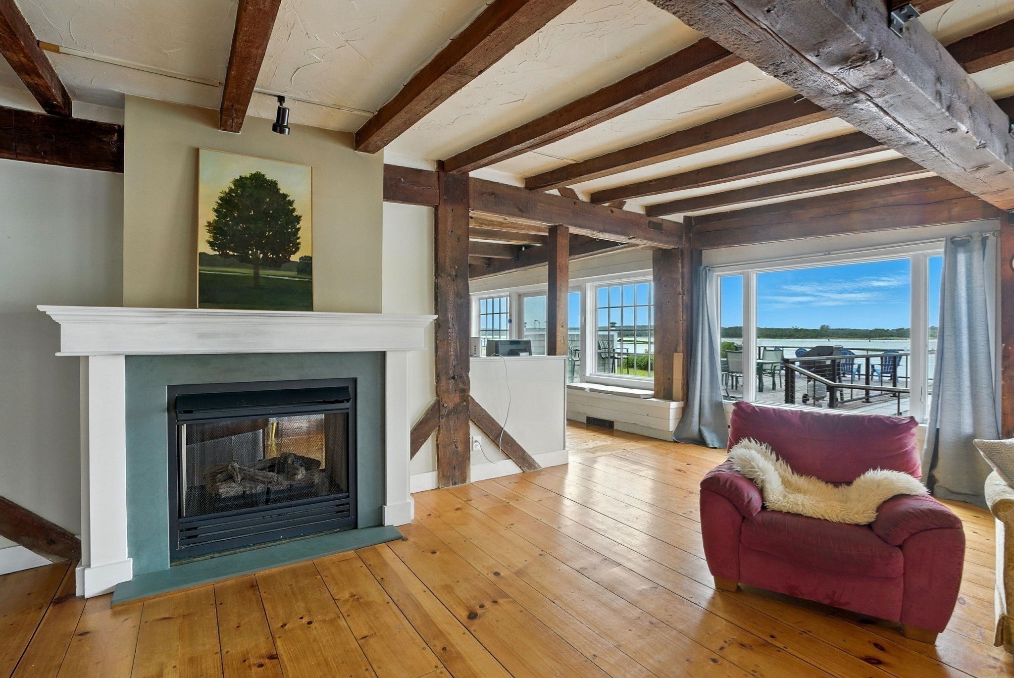 672 Washington Street Property Photo 11