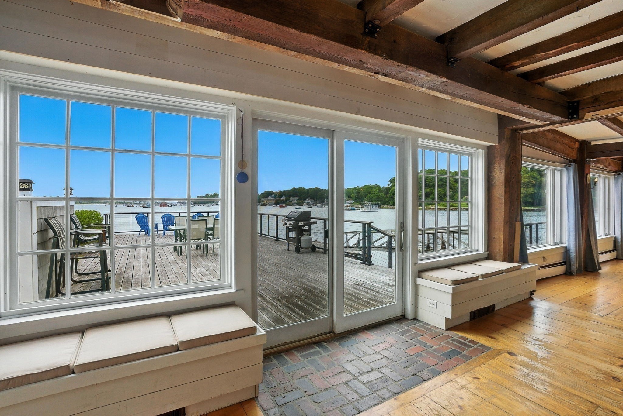 672 Washington Street Property Photo 12