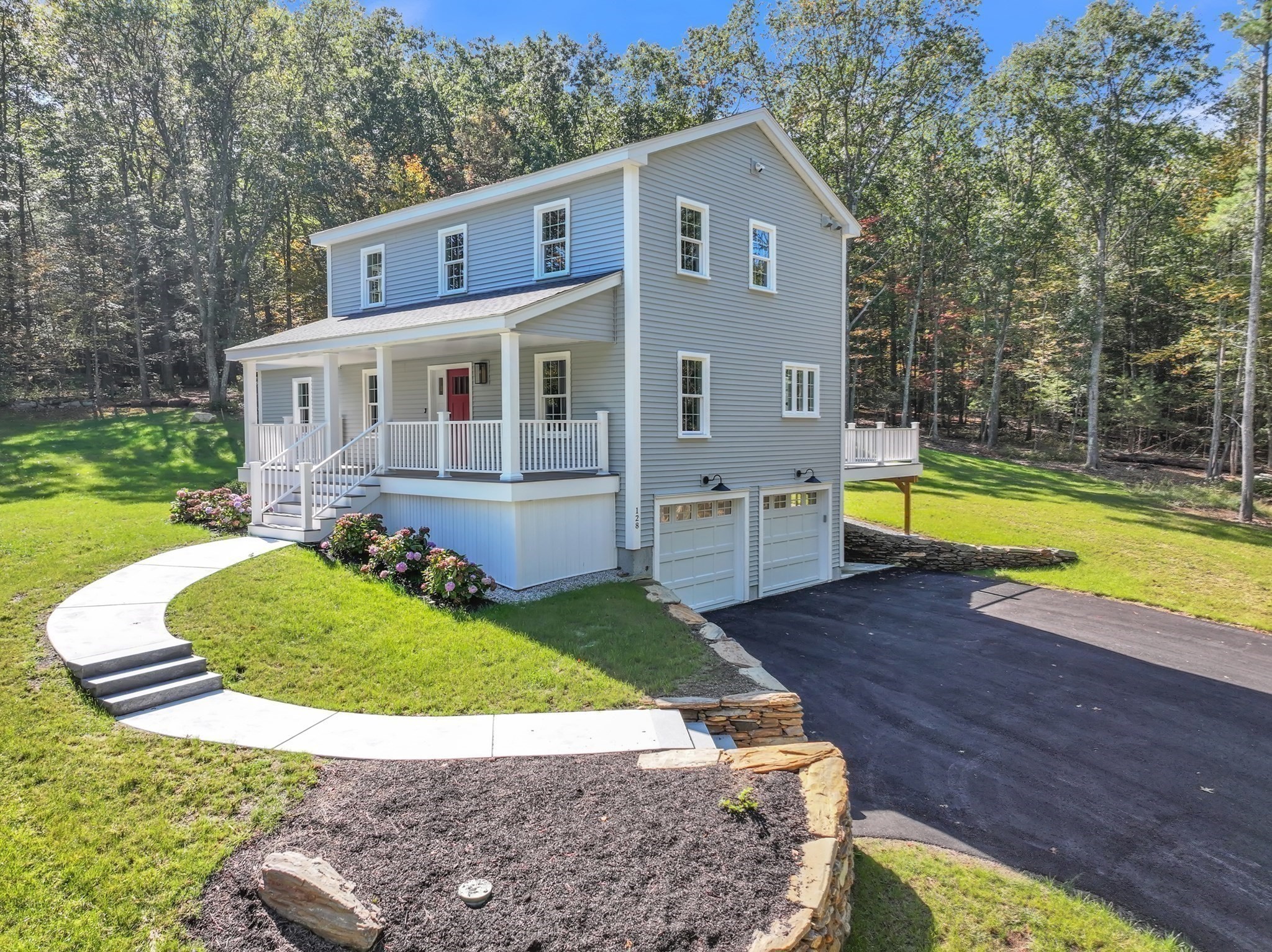 128 Old Southbridge Rd Property Photo 1