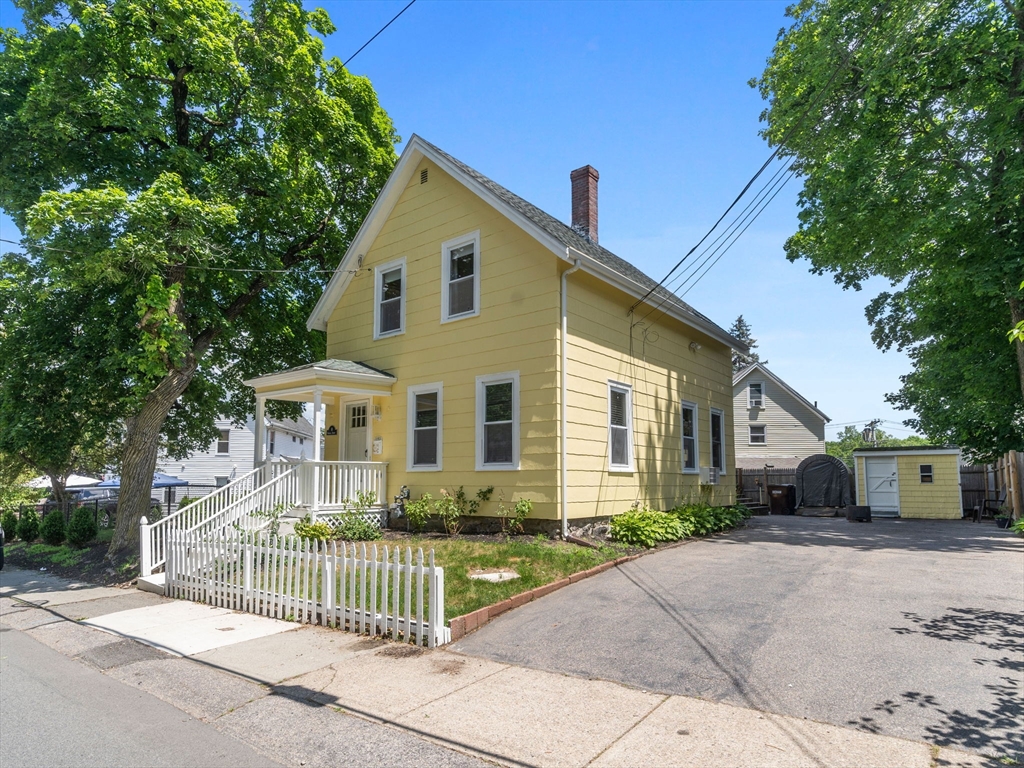 8 Oakdale Ave Property Photo 1