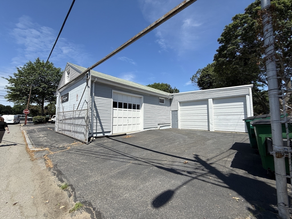 541 Concord St Property Photo 24
