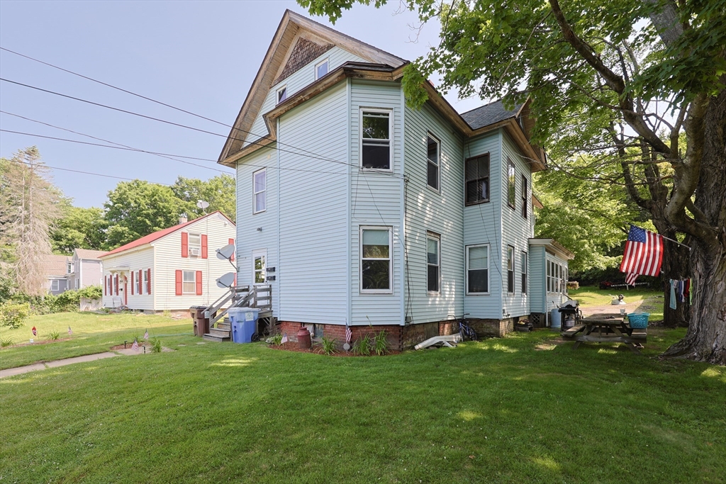 25 Elm St Property Photo 2