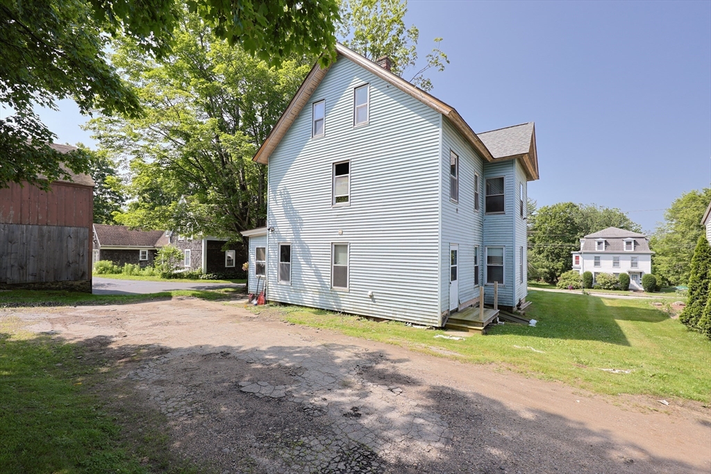 25 Elm St Property Photo 3