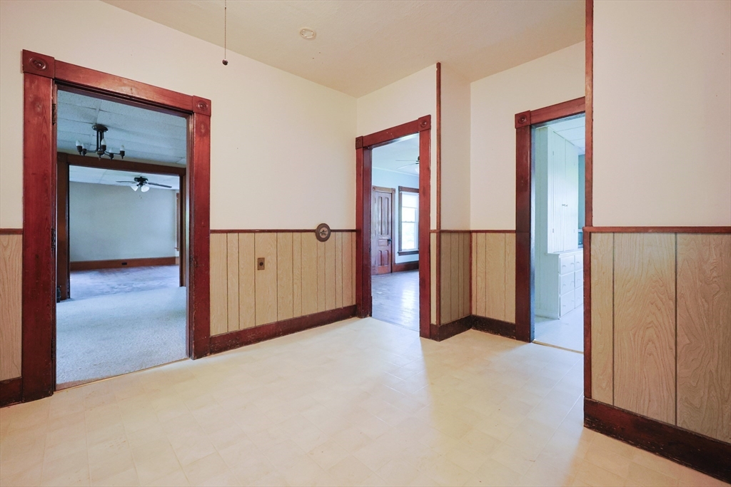 25 Elm St Property Photo 7