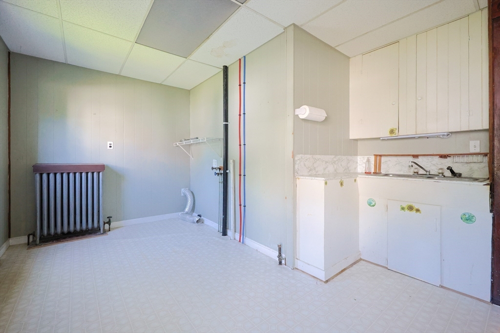 25 Elm St Property Photo 8