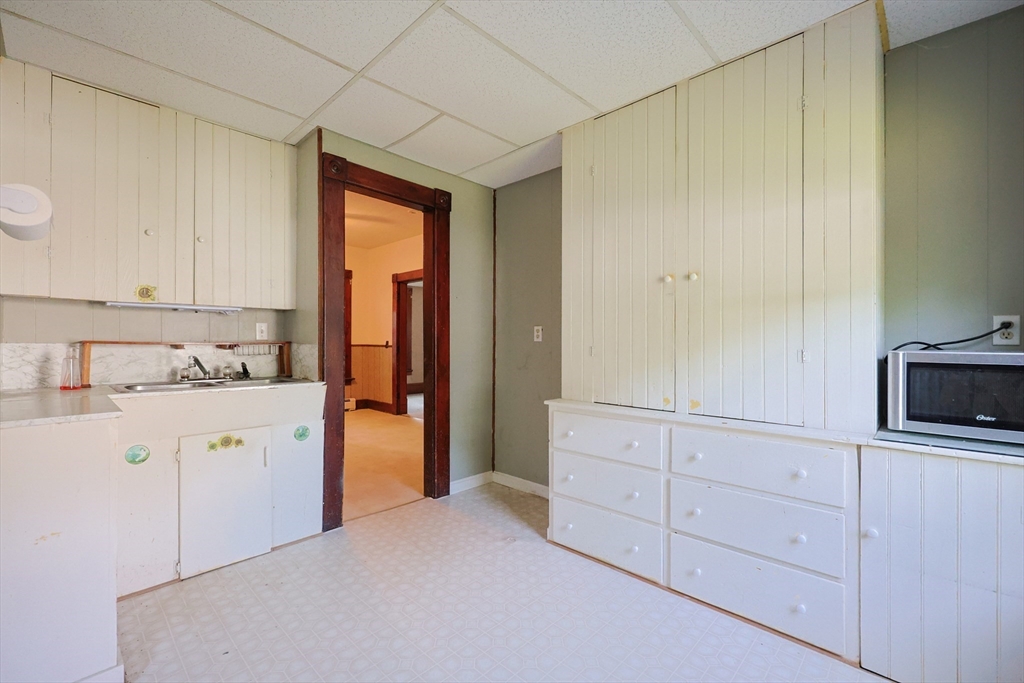 25 Elm St Property Photo 9