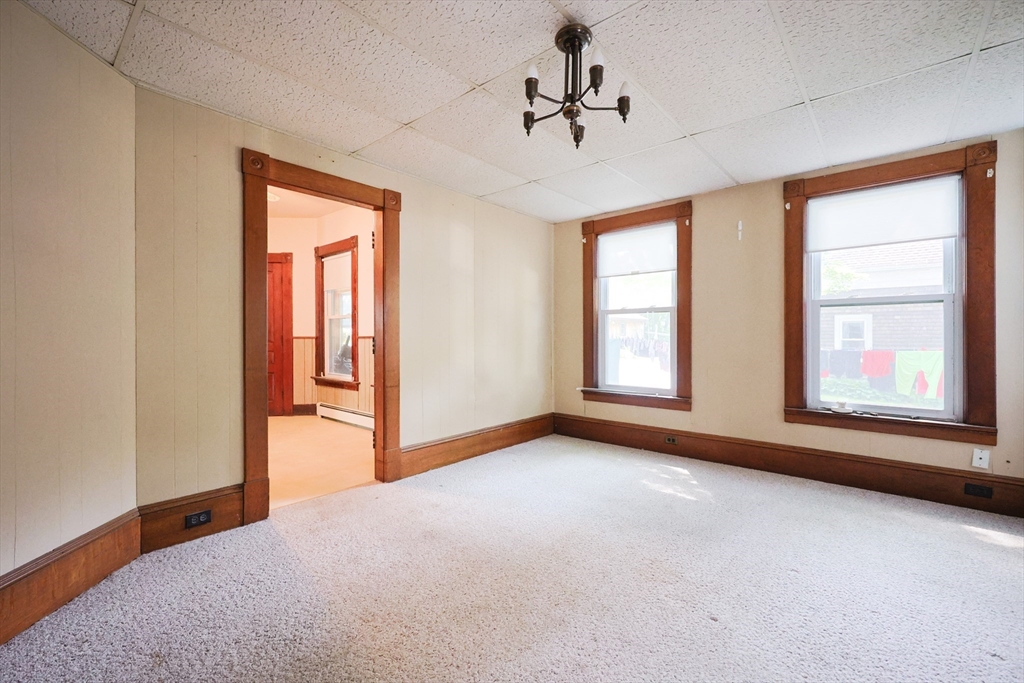 25 Elm St Property Photo 12