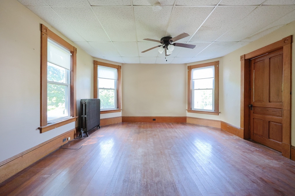 25 Elm St Property Photo 13