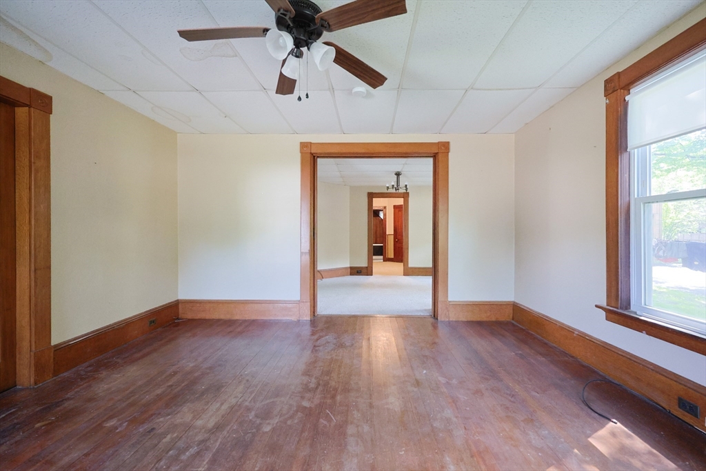 25 Elm St Property Photo 14