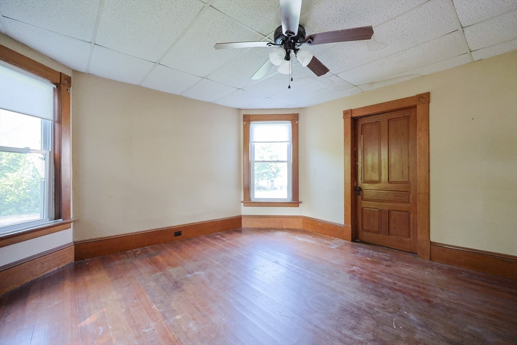 25 Elm St Property Photo 17