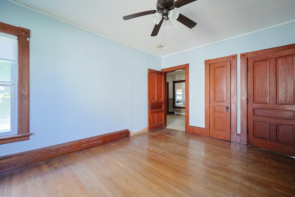 25 Elm St Property Photo 18