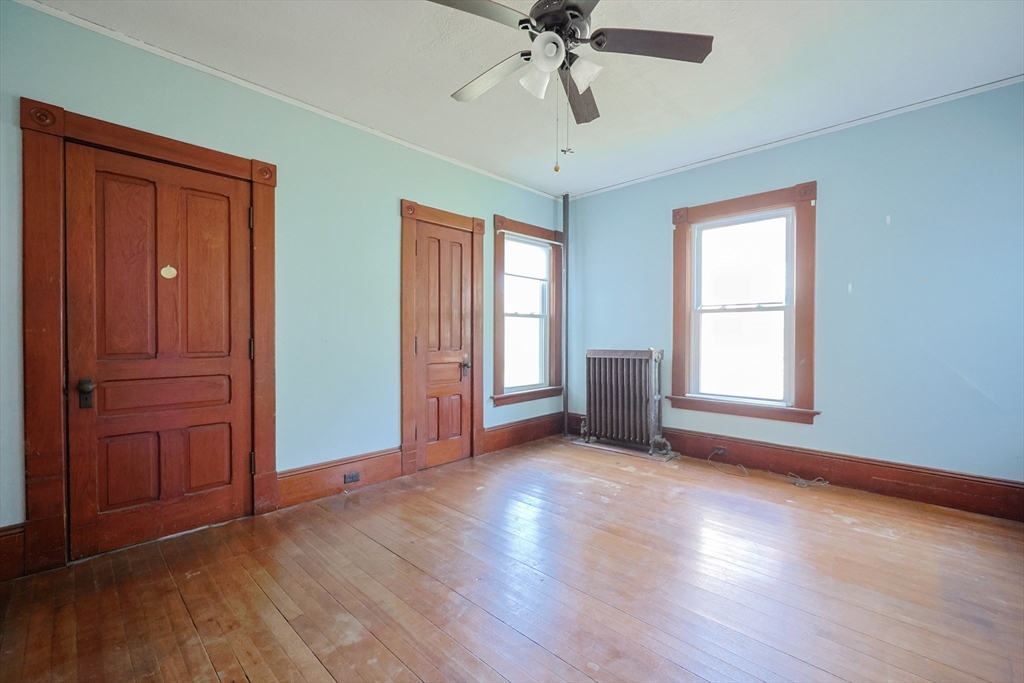 25 Elm St Property Photo 19