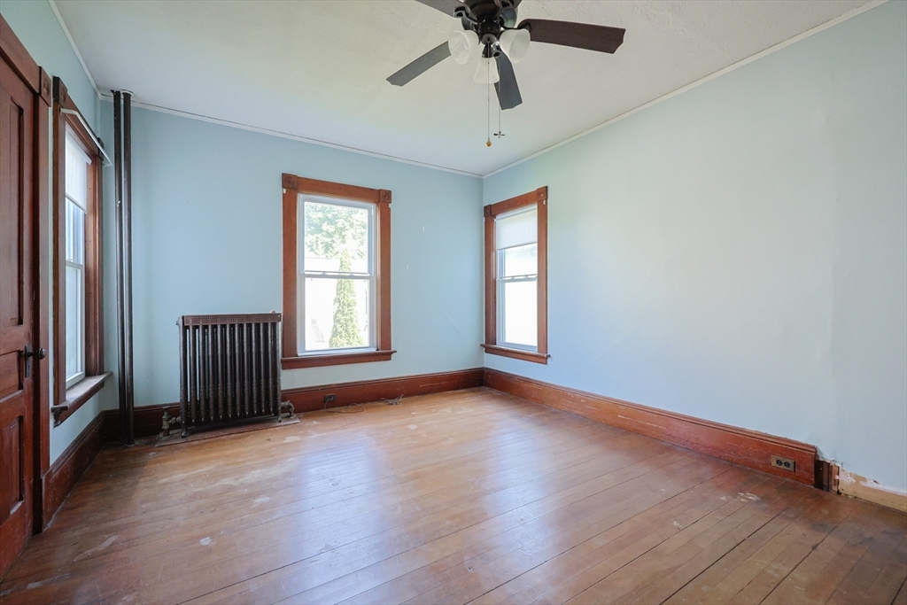 25 Elm St Property Photo 20