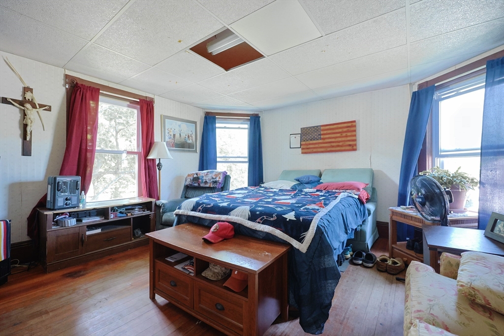 25 Elm St Property Photo 29