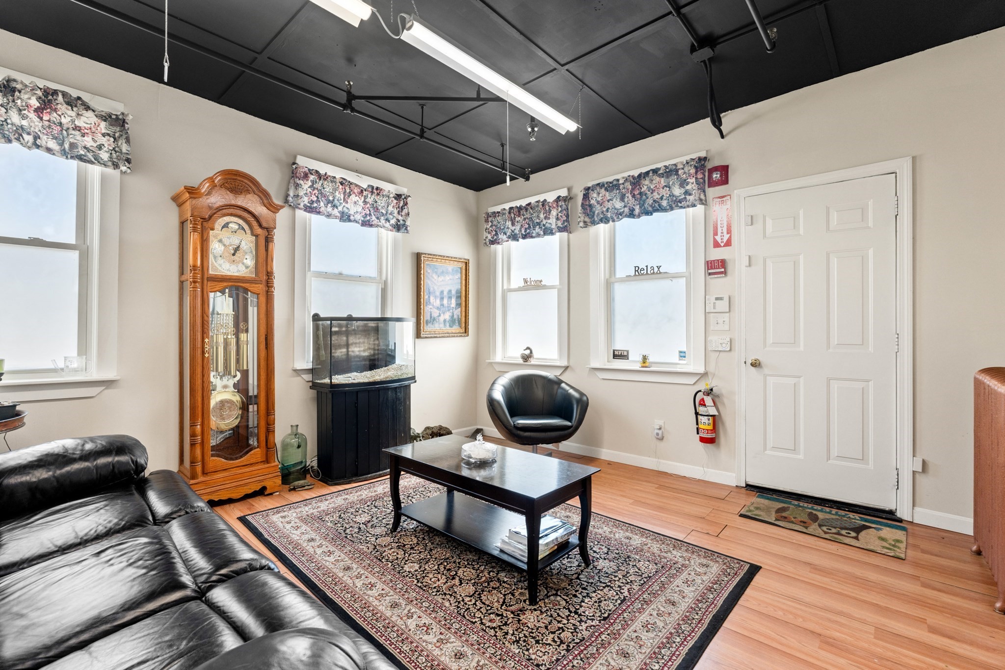 22 Laurel St Property Photo 6