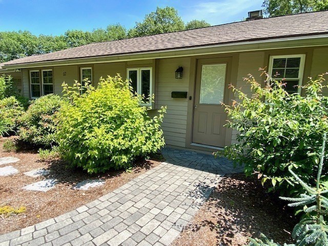 57 Surrey Ln Property Photo 1