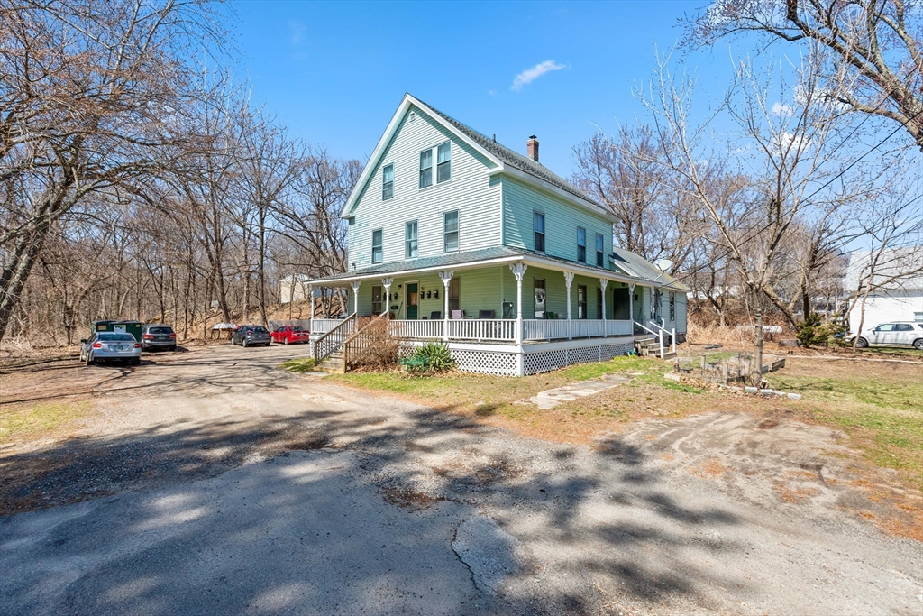 19 Central St Property Photo 1