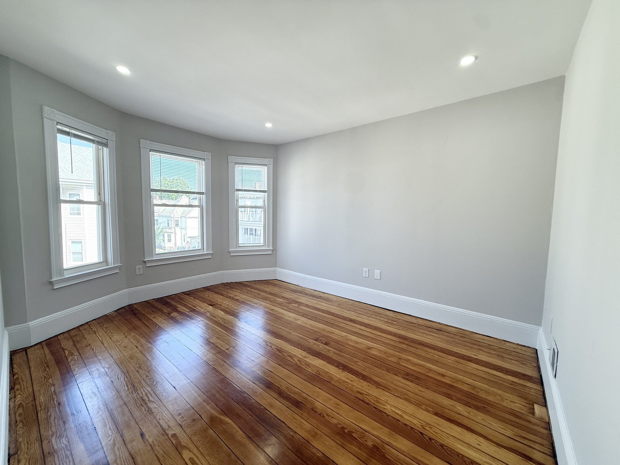 71 Saxton St # 3 Property Photo 6