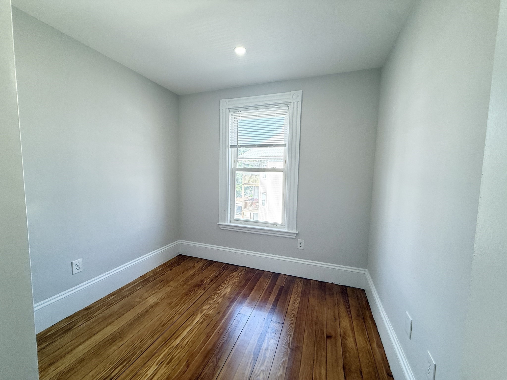 71 Saxton St # 3 Property Photo 7