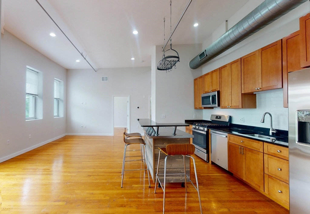 960 Broadway # 12 Property Photo 1